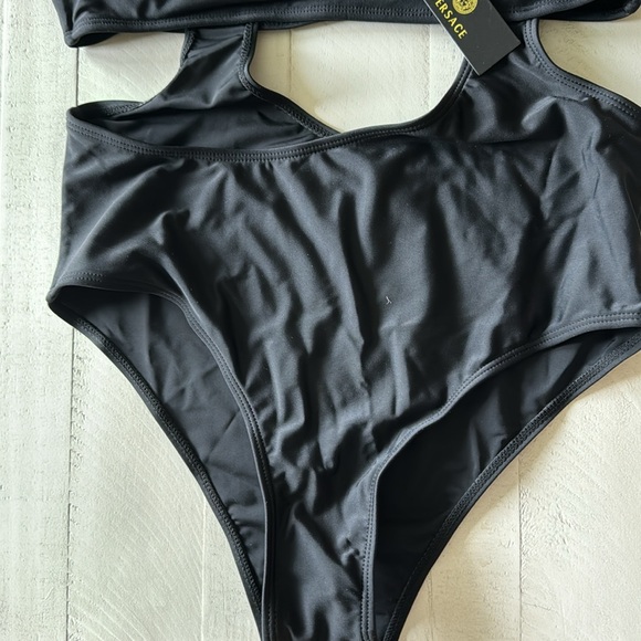 Large one piece swimsuit - Picture 2 of 4